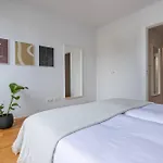 Oasis 28 By Innkeeper Apartment